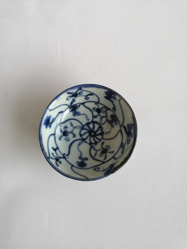古玩陶瓷清中如意靈芝紋雙藍圈花押款青花杯拍賣,當前價格456元