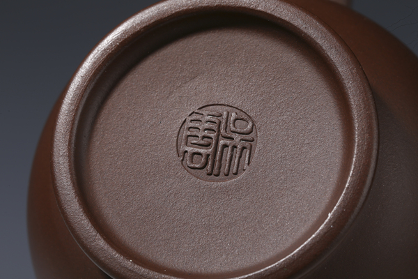 古玩陶瓷當代·吳云 底槽清宮燈壺拍賣,當前價格1400元