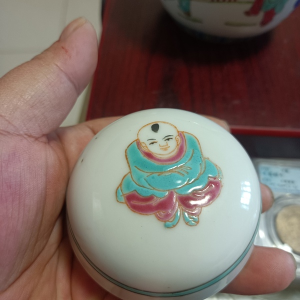 古玩陶瓷民國晚期左右人物紋蓋罐拍賣,當前價格1280元