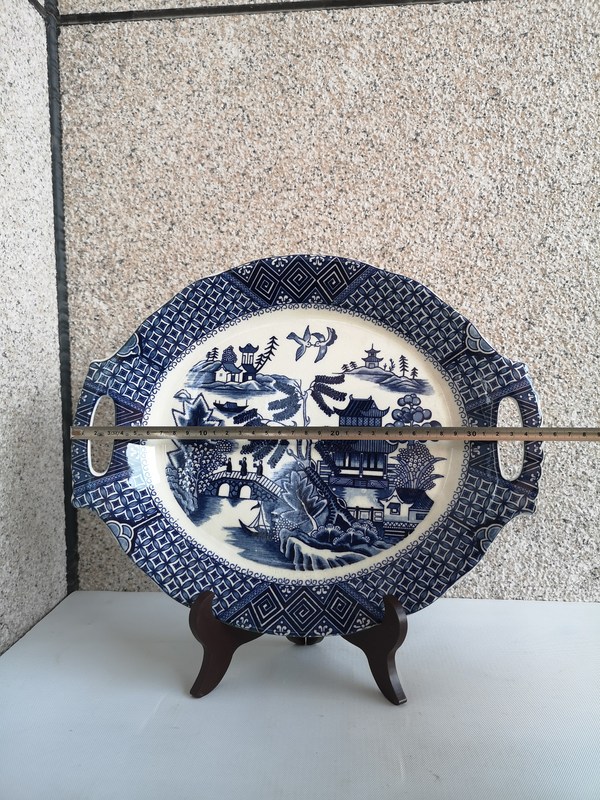 古玩陶瓷六十至八十年代樓臺亭閣山水紋青花盤拍賣,當(dāng)前價格580元
