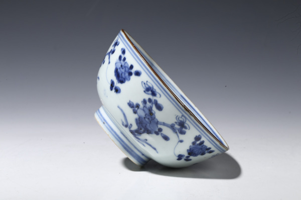 古玩陶瓷康熙·青花花卉纹碗拍卖，当前价格2772元