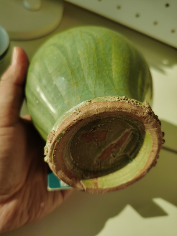 古玩陶瓷元代?龍泉窯刻劃花鳳尾尊拍賣(mài),當(dāng)前價(jià)格1200元
