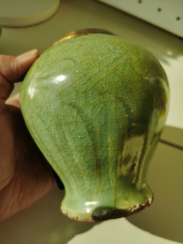 古玩陶瓷元代?龍泉窯刻劃花鳳尾尊拍賣(mài),當(dāng)前價(jià)格1200元