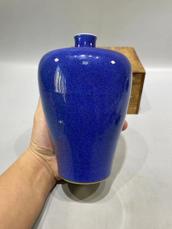 古玩陶瓷灑藍釉梅瓶拍賣,當前價格22000元