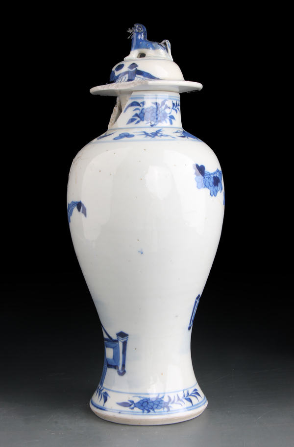 古玩陶瓷7265】清晚期 青花庭院教子圖梅瓶拍賣,當前價格1880元