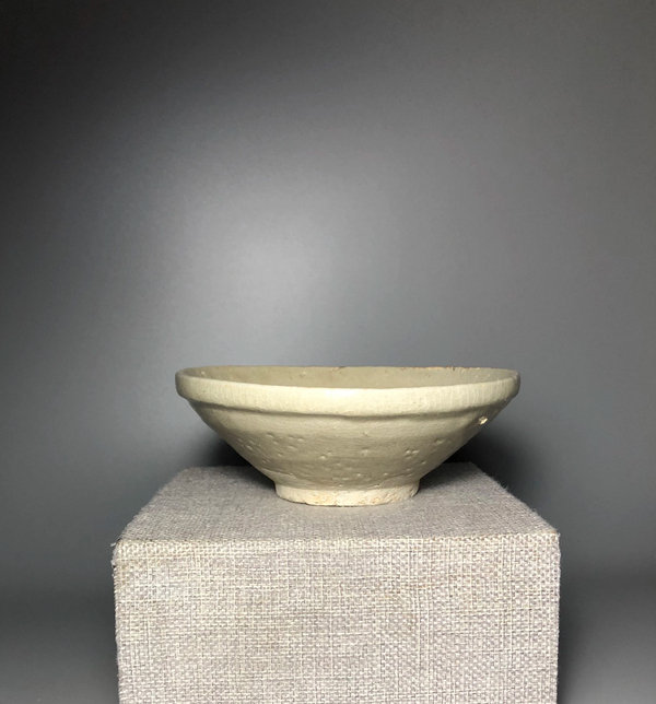 古玩陶瓷(收藏佳品)米黃釉碗拍賣,當前價格399元