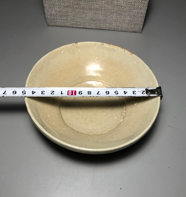 古玩陶瓷(收藏佳品)米黃釉碗拍賣,當前價格399元