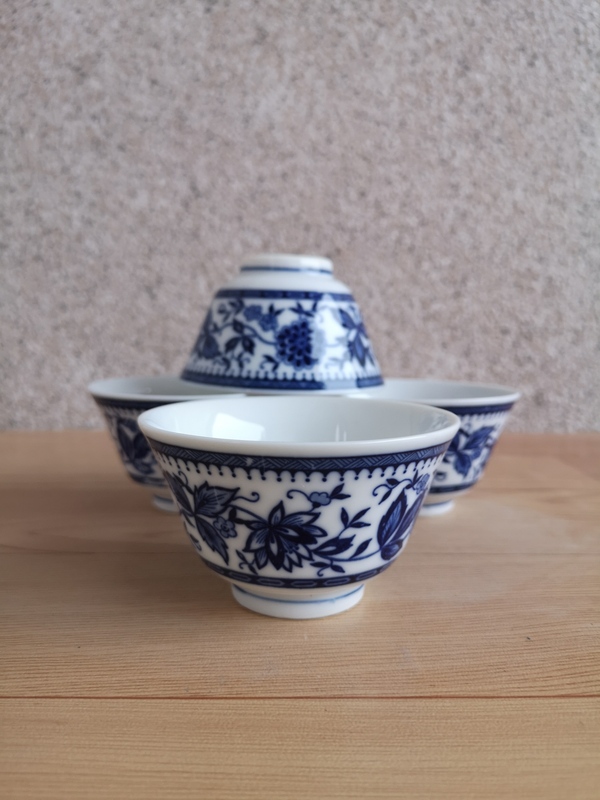 古玩陶瓷六十至八十年代花卉紋青花杯拍賣,當前價格220元
