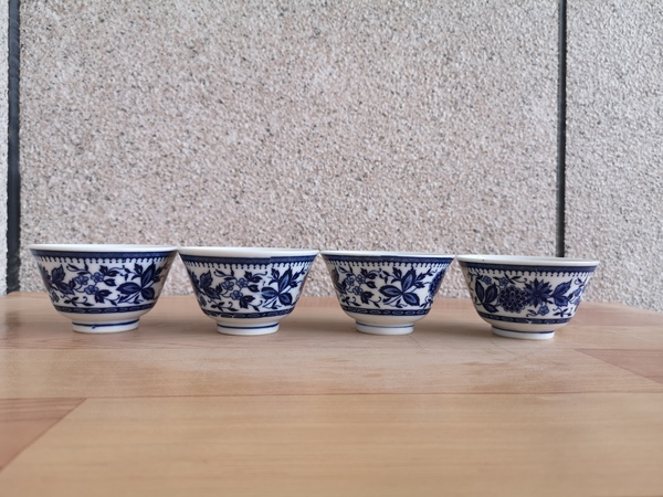 古玩陶瓷六十至八十年代花卉紋青花杯拍賣,當前價格220元