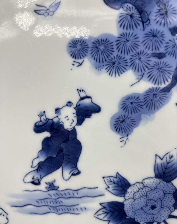 古玩陶瓷昭和時(shí)期嬰戲紋青花盤拍賣,當(dāng)前價(jià)格800元