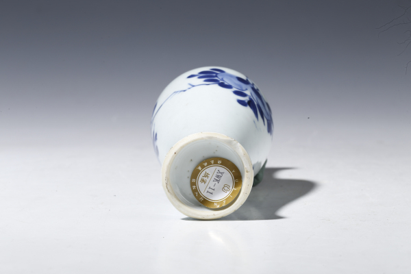 古玩陶瓷康熙·青花折枝果纹观音瓶拍卖，当前价格3332元