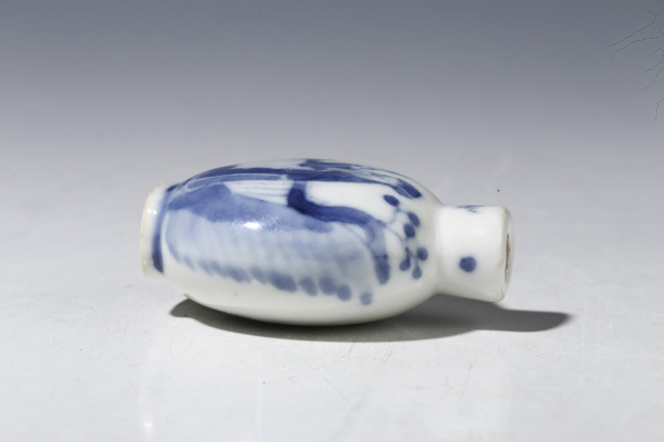 古玩陶瓷清晚·青花人物纹鼻烟壶拍卖，当前价格1404元
