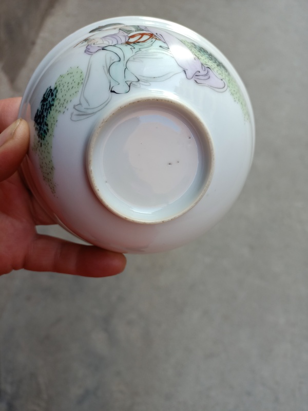古玩陶瓷放漏民國粉彩碗拍賣,當前價格1500元