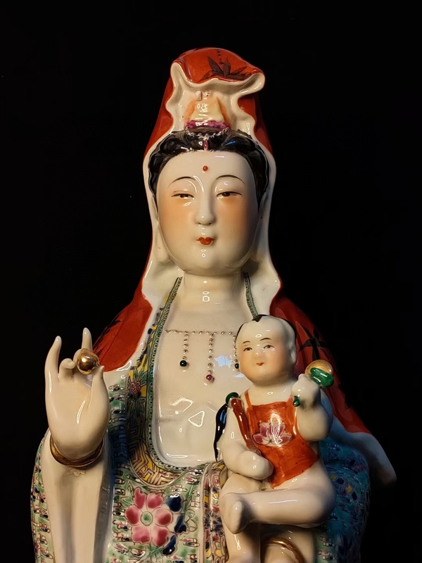 古玩陶瓷民國晚期至出口創匯送子觀音粉彩瓷塑拍賣,當前價格168000元