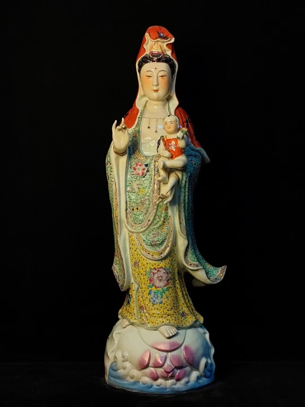 古玩陶瓷民國晚期至出口創匯送子觀音粉彩瓷塑拍賣,當前價格168000元