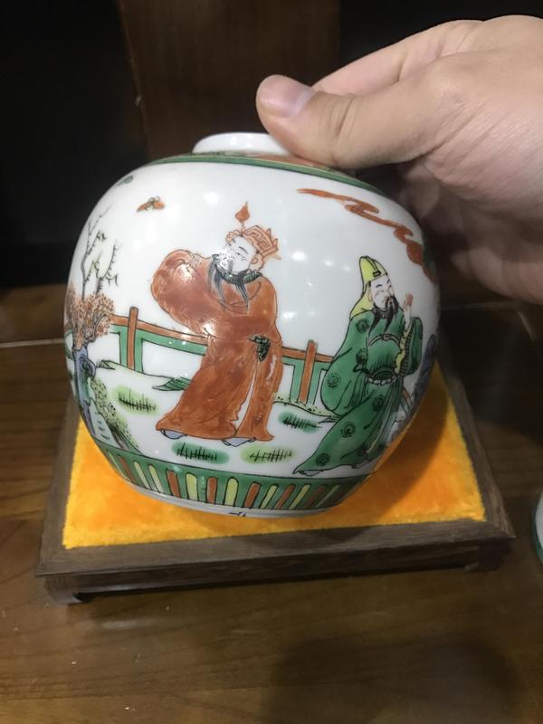 古玩陶瓷實(shí)物保真五彩三顧茅廬蓋罐拍賣,當(dāng)前價(jià)格2688元