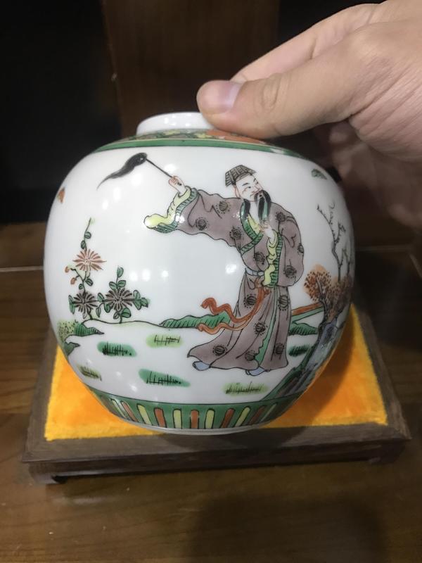 古玩陶瓷實(shí)物保真五彩三顧茅廬蓋罐拍賣,當(dāng)前價(jià)格2688元