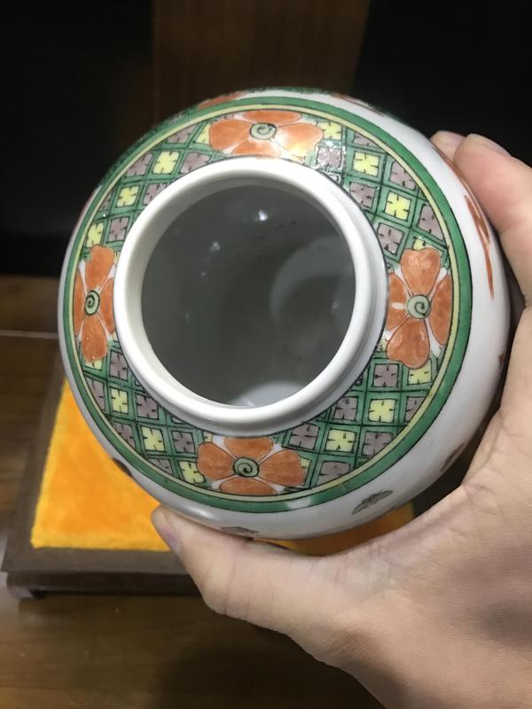 古玩陶瓷實(shí)物保真五彩三顧茅廬蓋罐拍賣,當(dāng)前價(jià)格2688元