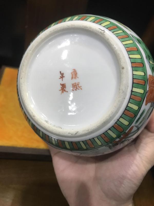 古玩陶瓷實(shí)物保真五彩三顧茅廬蓋罐拍賣，當(dāng)前價(jià)格2688元