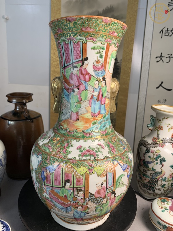 古玩陶瓷晚清人物花鳥蝶紋雙象鼻耳尊廣彩瓶真品鑒賞圖