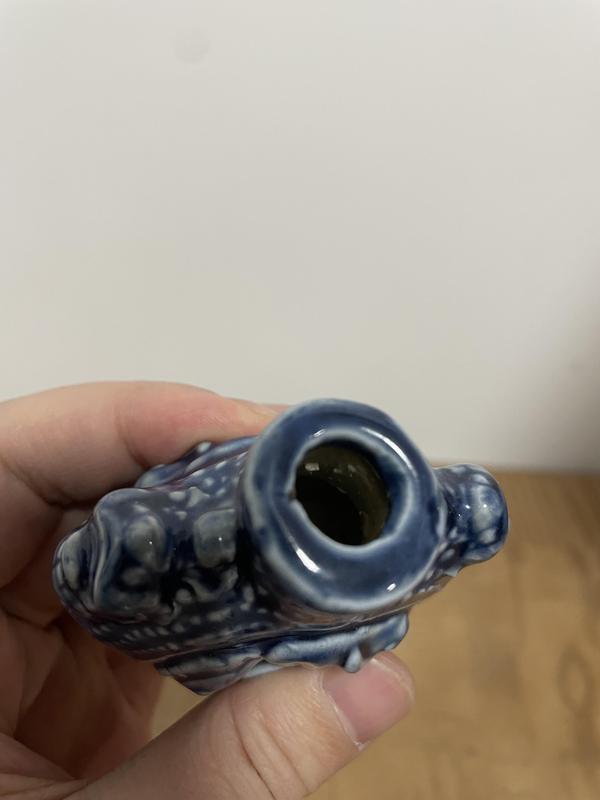 古玩陶瓷出口創(chuàng)匯期藍釉印花瓶拍賣,當前價格588元