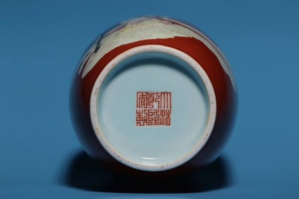 古玩陶瓷民國粉彩**紅地粉彩神仙人物蒜頭瓶拍賣,當前價格46500元