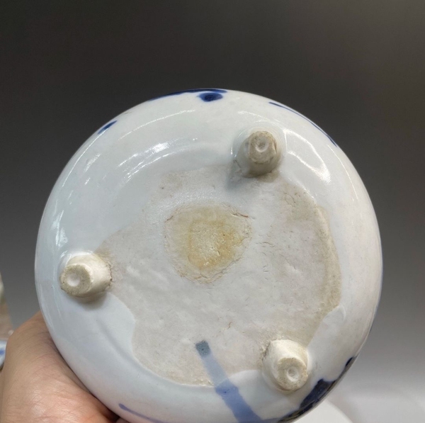 古玩陶瓷清三代德化窯青花山水紋三足香爐拍賣,當前價格6000元