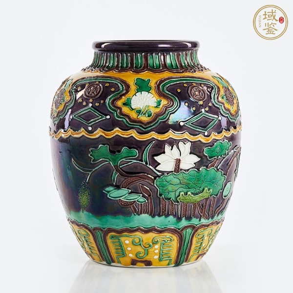 古玩陶瓷素三彩贴塑罐真品鉴赏图