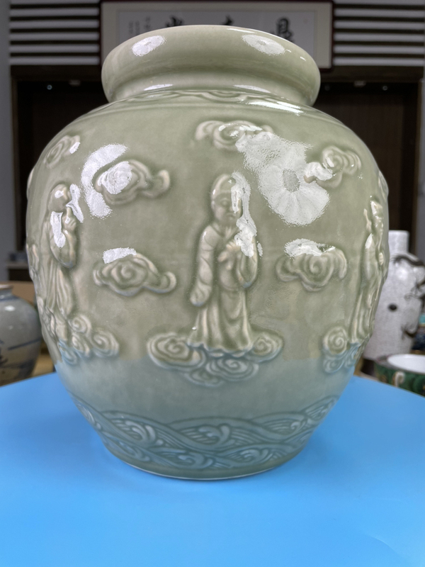 古玩陶瓷民國 青釉貼塑八仙紋飾太白罐(乾隆官窯款)拍賣,當前價格15000元