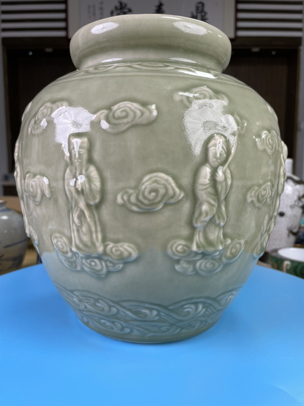 古玩陶瓷民國 青釉貼塑八仙紋飾太白罐(乾隆官窯款)拍賣,當前價格15000元