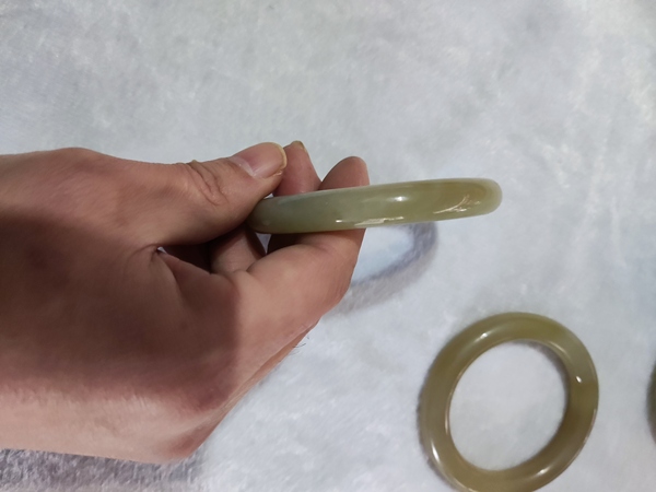 古玩雜項和田玉手鐲拍賣,當前價格3998元