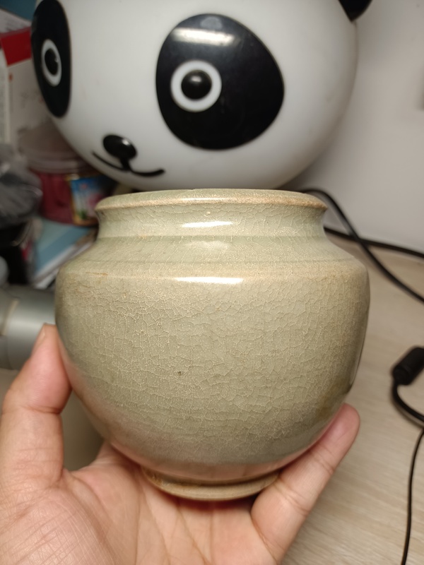 古玩陶瓷龍泉青瓷折肩小蓋罐拍賣,當(dāng)前價(jià)格3000元