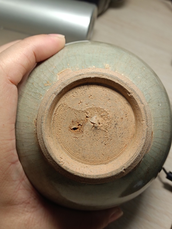 古玩陶瓷龍泉青瓷折肩小蓋罐拍賣,當(dāng)前價(jià)格3000元