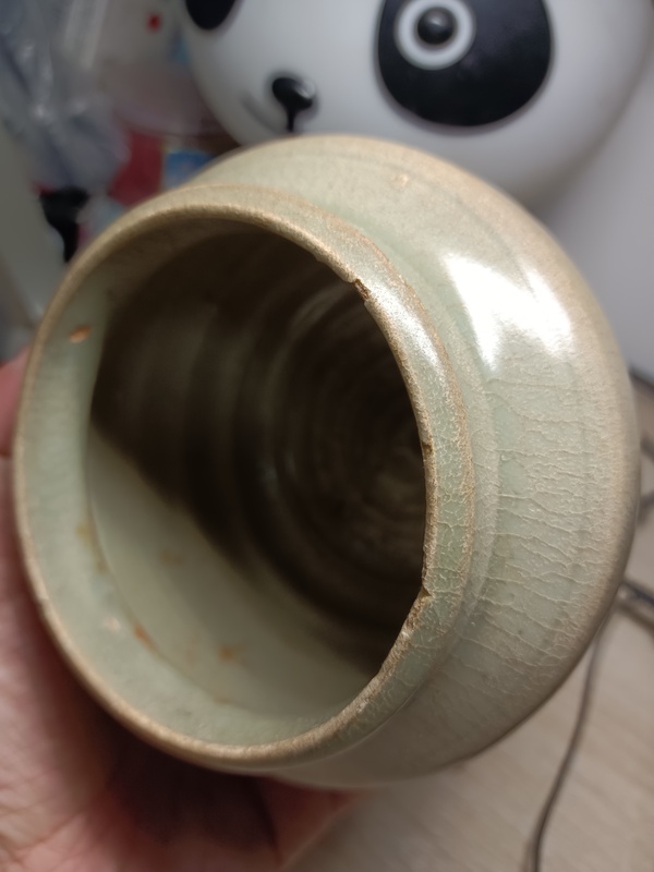 古玩陶瓷龍泉青瓷折肩小蓋罐拍賣,當(dāng)前價(jià)格3000元
