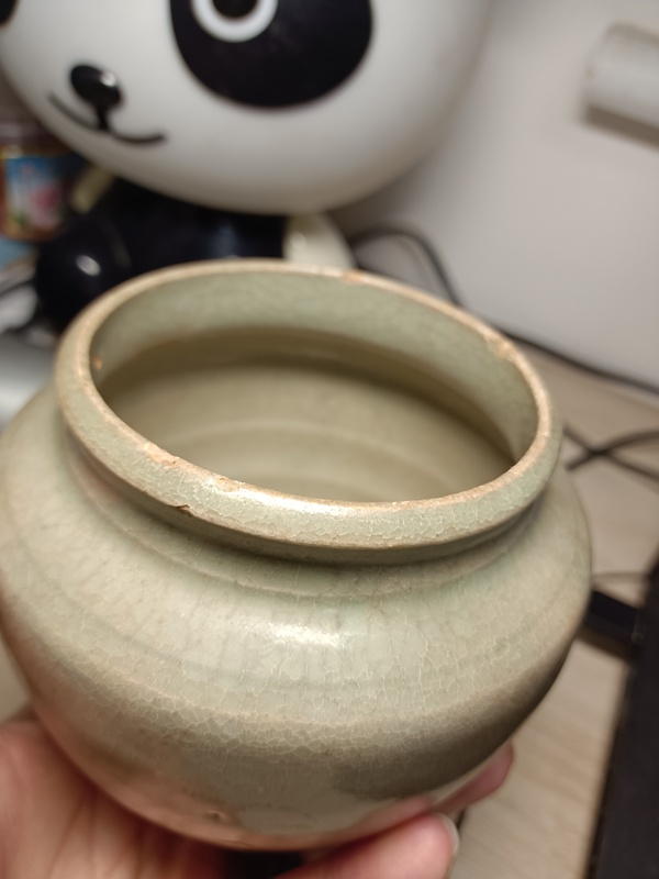 古玩陶瓷龍泉青瓷折肩小蓋罐拍賣,當(dāng)前價(jià)格3000元