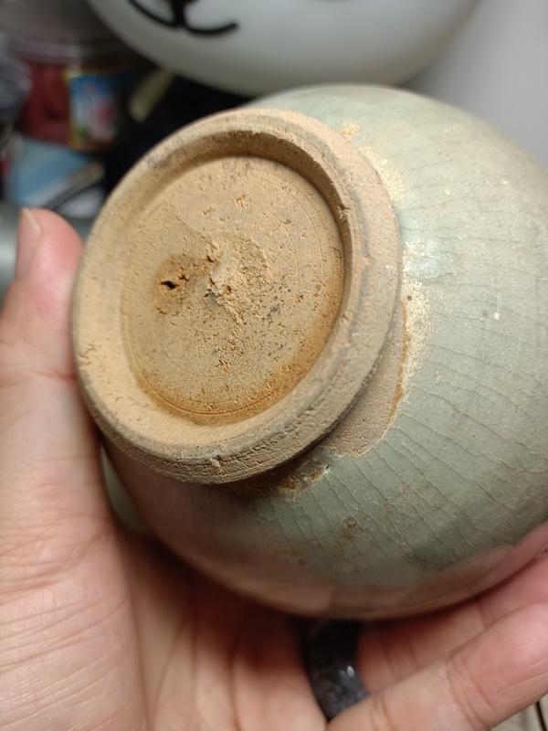 古玩陶瓷龍泉青瓷折肩小蓋罐拍賣,當(dāng)前價(jià)格3000元