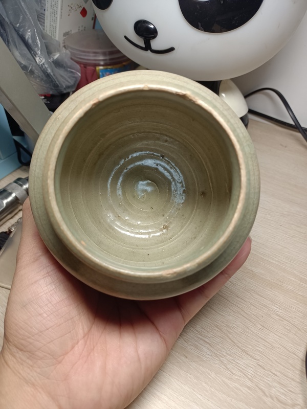 古玩陶瓷龍泉青瓷折肩小蓋罐拍賣,當(dāng)前價(jià)格3000元