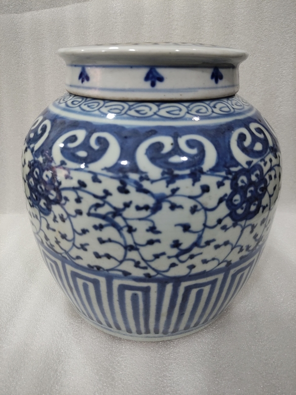 古玩陶瓷青花纏枝花卉紋蓋罐拍賣,當(dāng)前價(jià)格1680元