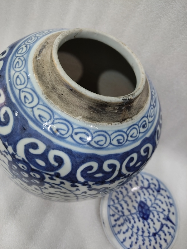 古玩陶瓷青花纏枝花卉紋蓋罐拍賣,當(dāng)前價(jià)格1680元
