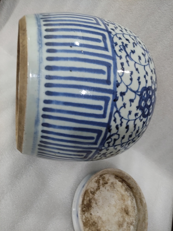 古玩陶瓷青花纏枝花卉紋蓋罐拍賣,當(dāng)前價(jià)格1680元