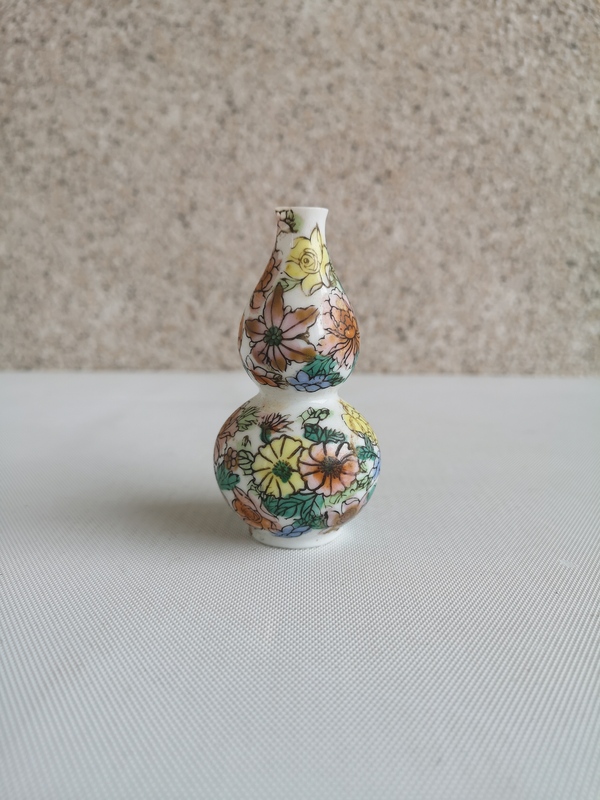 古玩陶瓷出口創(chuàng)匯期花卉紋葫蘆瓶拍賣,當(dāng)前價格260元
