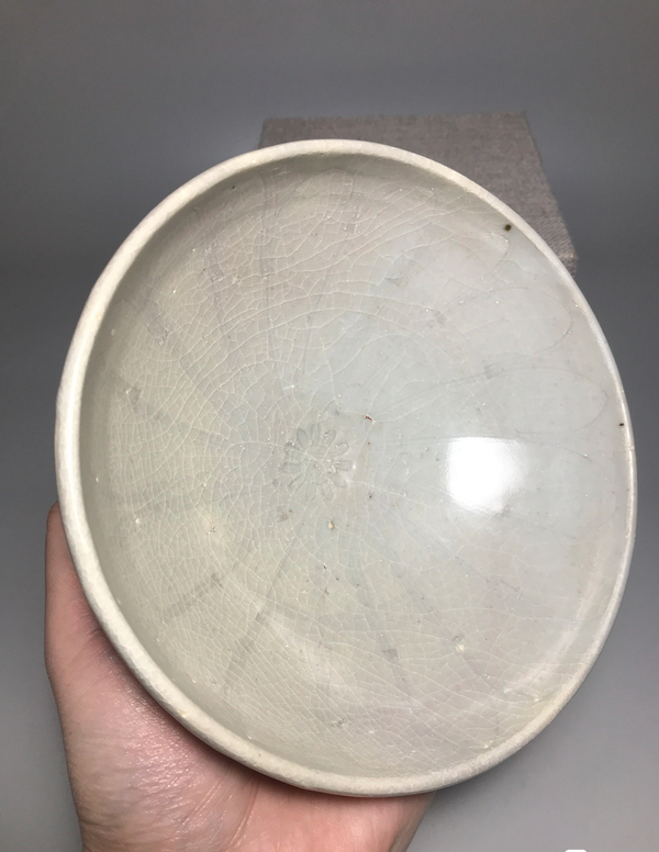 古玩陶瓷精品內刻壽字花瓣影青釉大碗拍賣,當前價格3888元