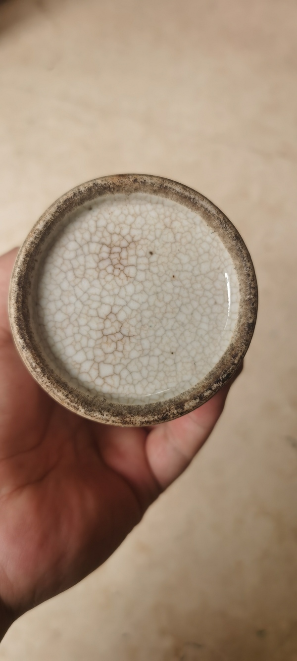 古玩陶瓷清中期哥釉筆筒拍賣,當前價格3800元