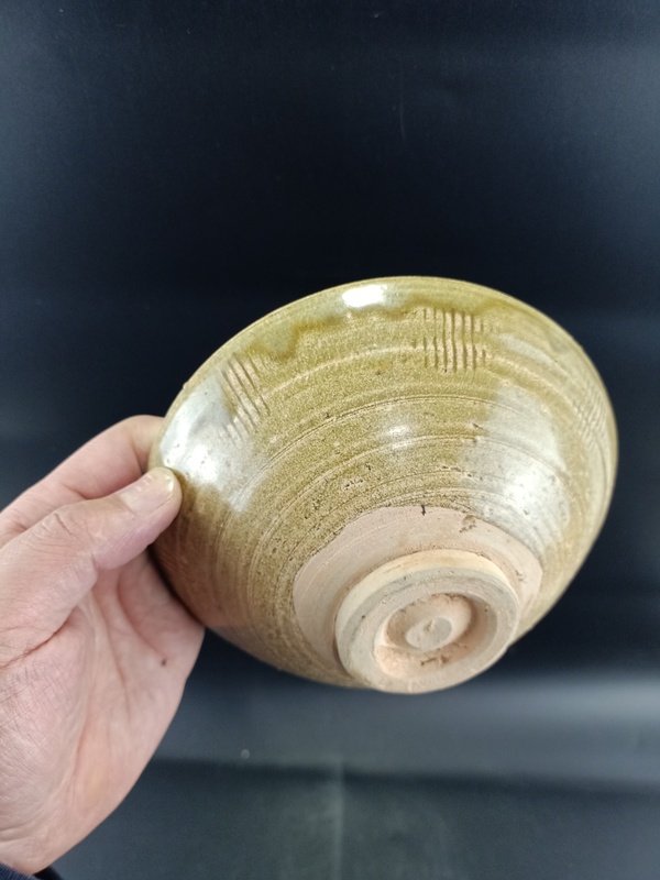 古玩陶瓷青瓷蓖劃線條紋斗笠碗拍賣,當前價格1500元