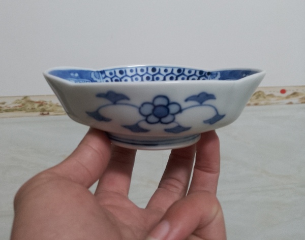 古玩陶瓷山水紋青花海棠盤拍賣,當前價格500元