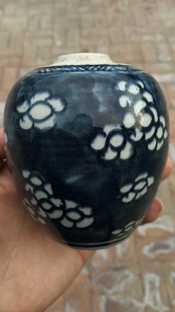 古玩陶瓷康熙青花留白梅花罐拍賣,當前價格3000元