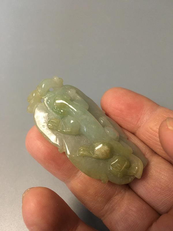 古玩玉器【A貨】天然翡翠雕葉子掛件拍賣,當前價格460元