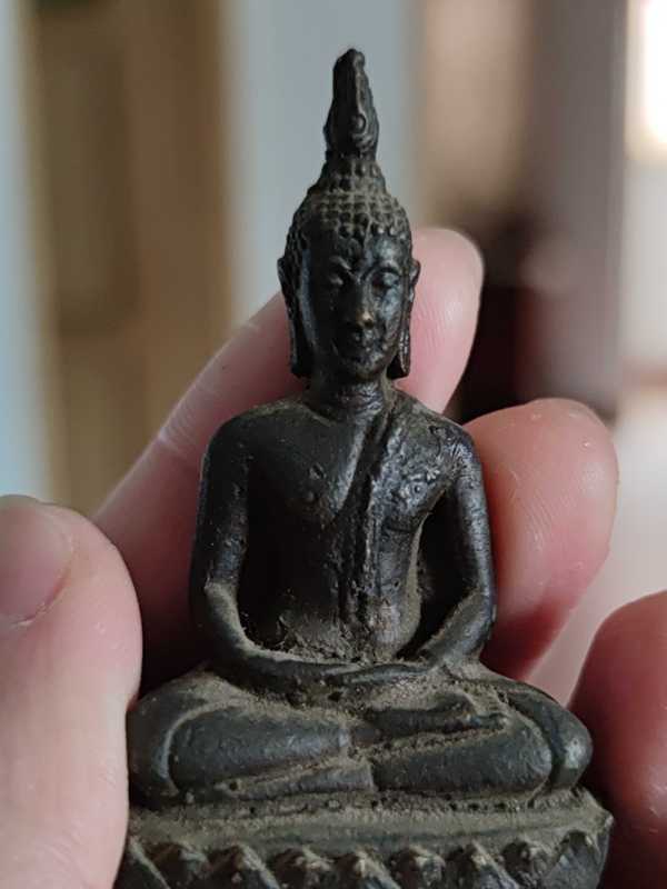 古玩雜項(xiàng)清代老黃銅佛一尊拍賣,當(dāng)前價格3688元