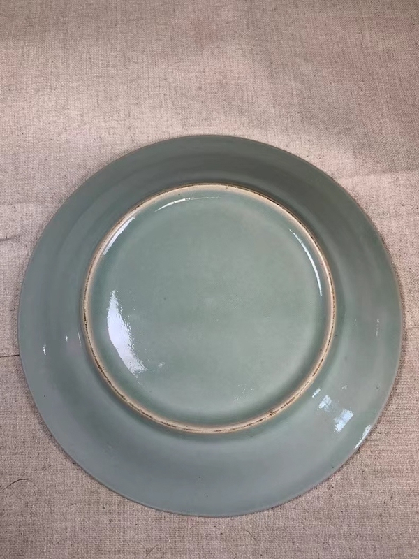 古玩陶瓷豆青釉金魚紋盤拍賣,當前價格200元