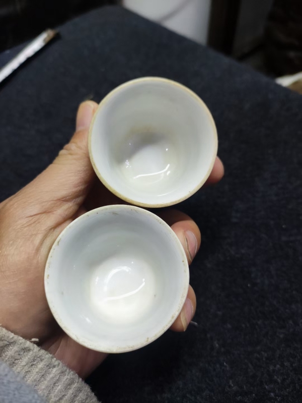 古玩陶瓷花卉紋杯一對(duì)拍賣(mài)，當(dāng)前價(jià)格169元